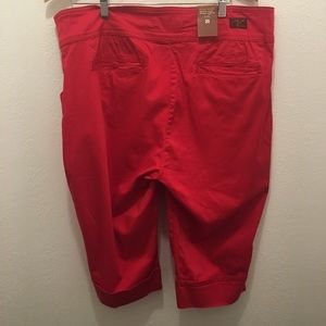 Red cotton blend Capri shorts